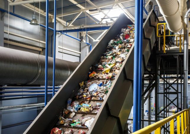Government does not intend to develop a recycling industry in Macao