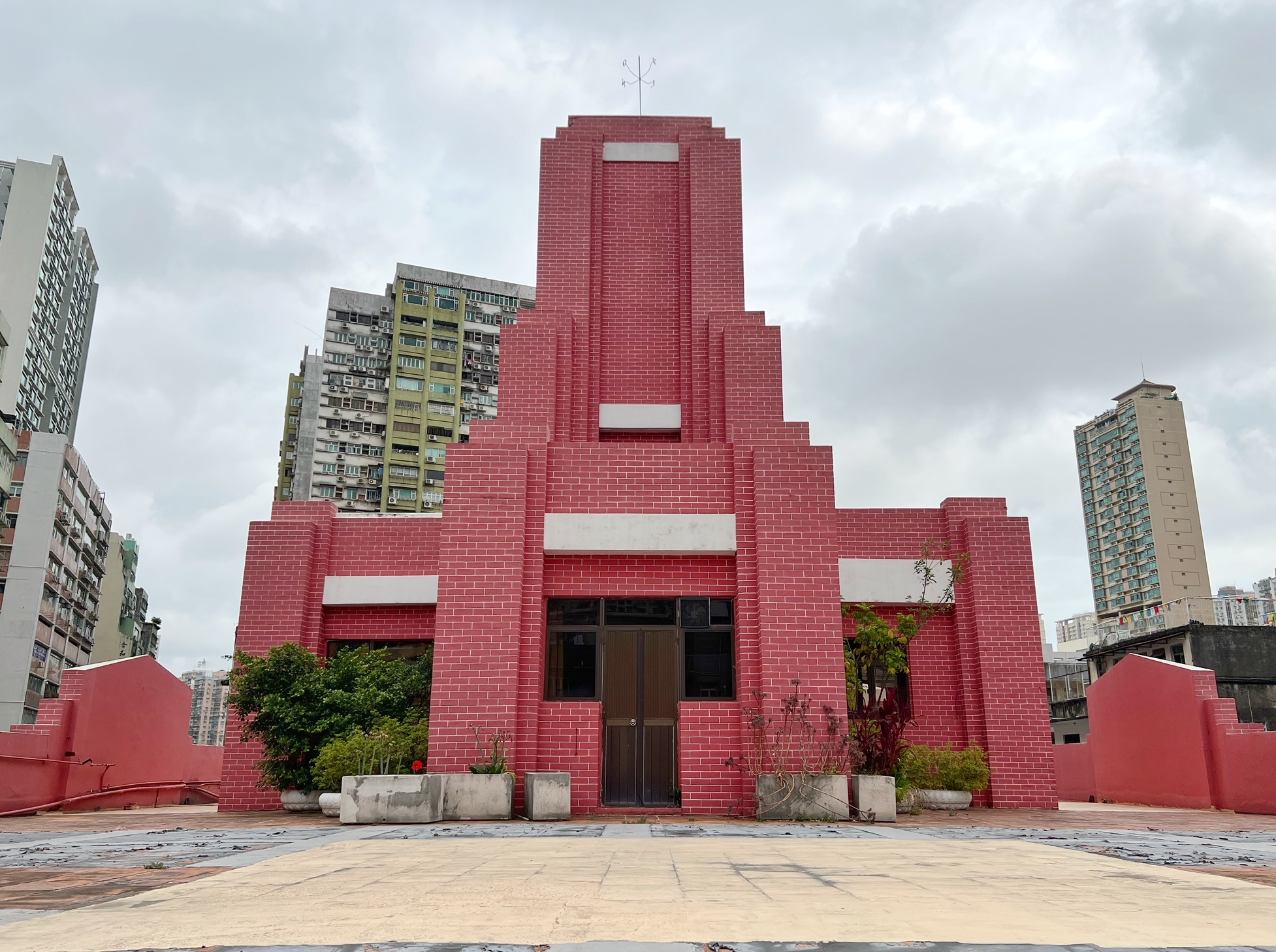 Hi-tech equipment installed to monitor Red Market renovation