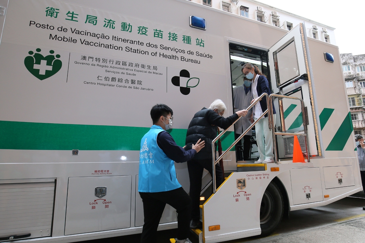 Health Bureau’s new mobile unit jabs 183 Ilha Verde residents in three days