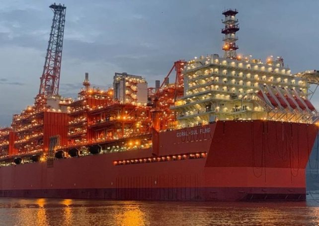 Coral Sul floating LNG plant to load first Mozambique gas cargo by year-end
