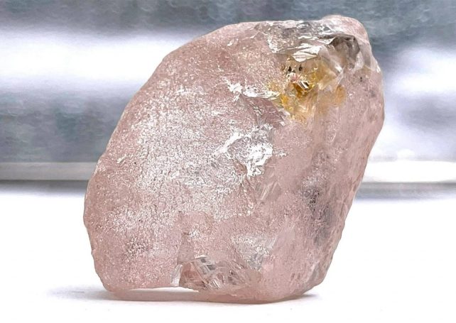 Rare pink diamond, largest in 300 years, found in Angola