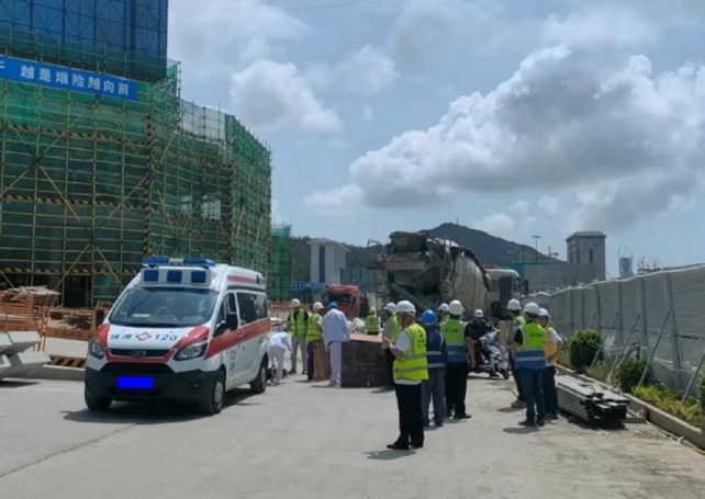 Worker dies after being hit by cement mixer at Hengqin