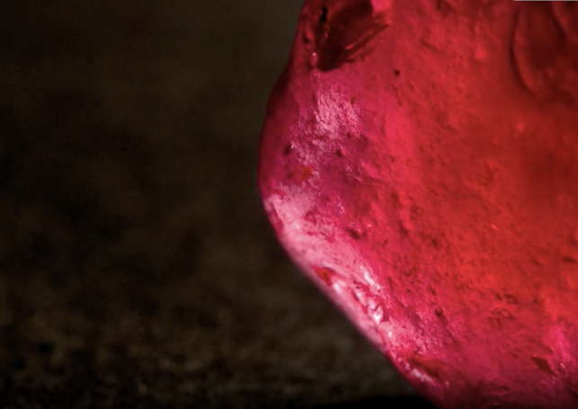 Mozambique’s Estrela de Fura – world’s largest gem-quality ruby – expected to fetch US$100 million at auction
