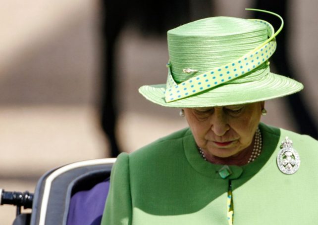 World mourns after Queen Elizabeth II dies aged 96