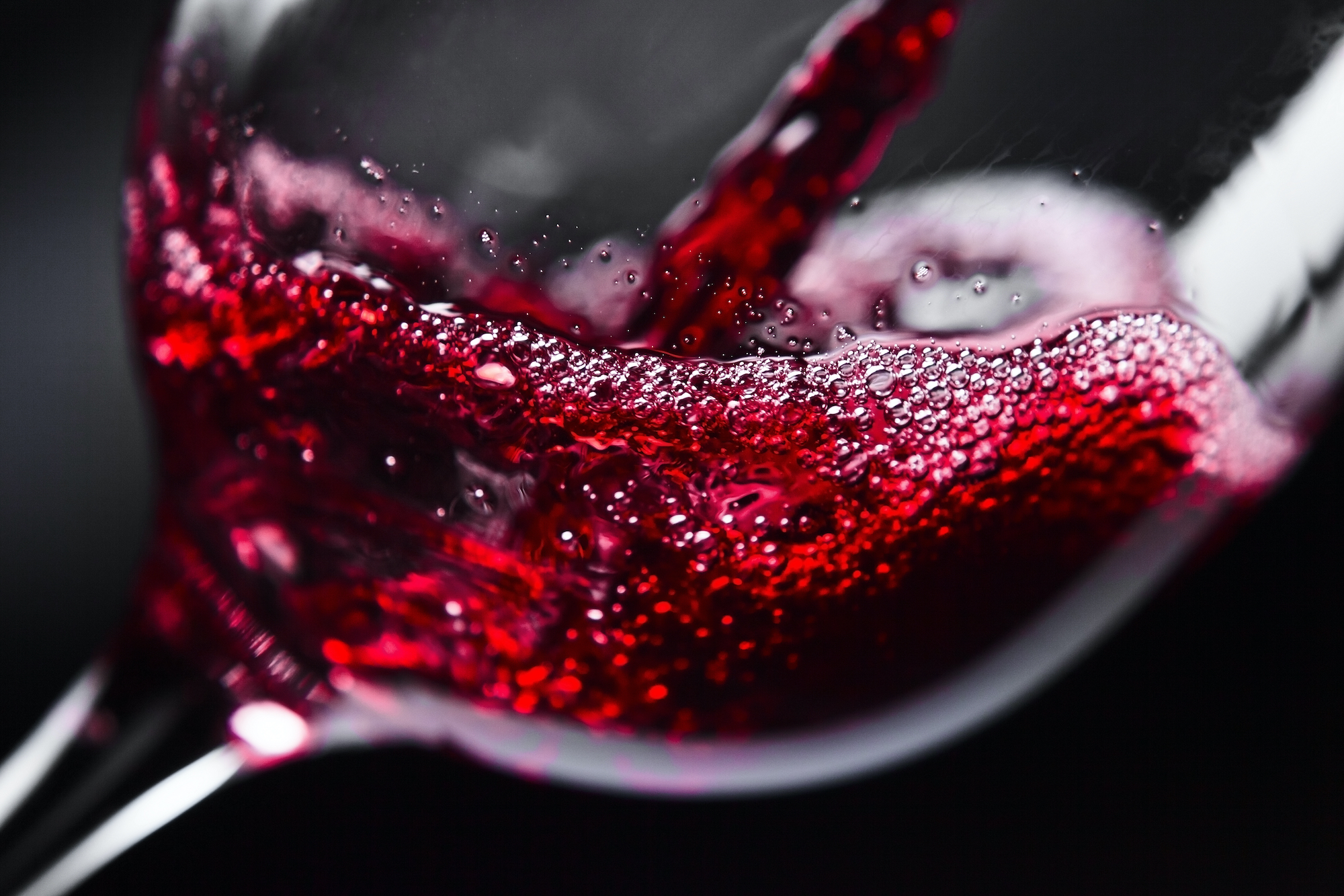 Red bubbly wine