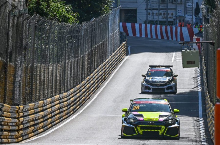 Macao driver Filipe de Souza wins following dramatic Macau Guia Race