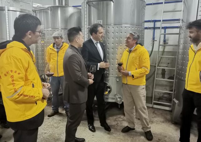 Portugal’s new Consul General in Macao visits Chinese entrepreneur’s winery