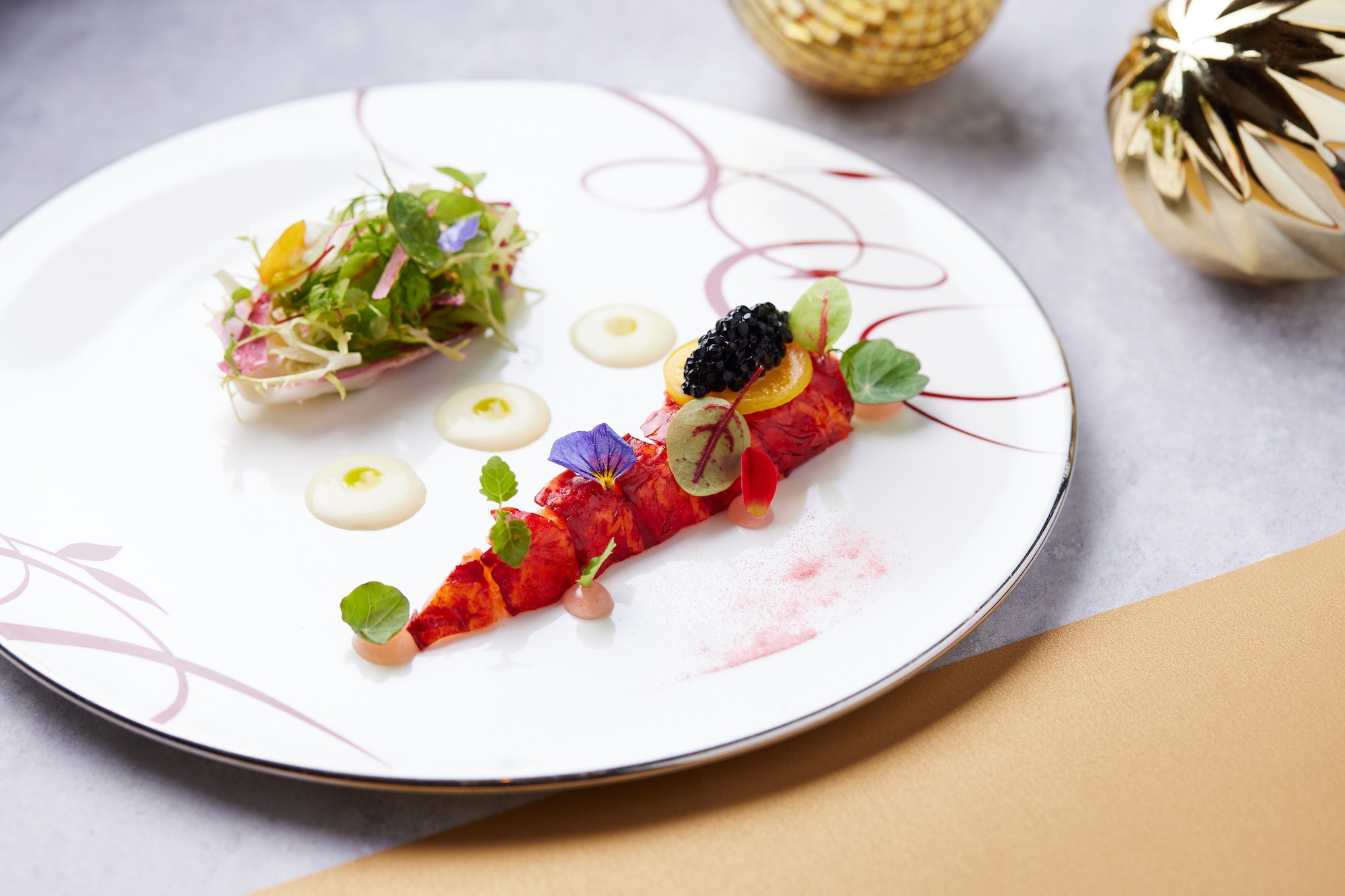 The Manor_New Year's Eve Dinner_Britanny lobster with caviar_Festive Season_The St Regis Macao