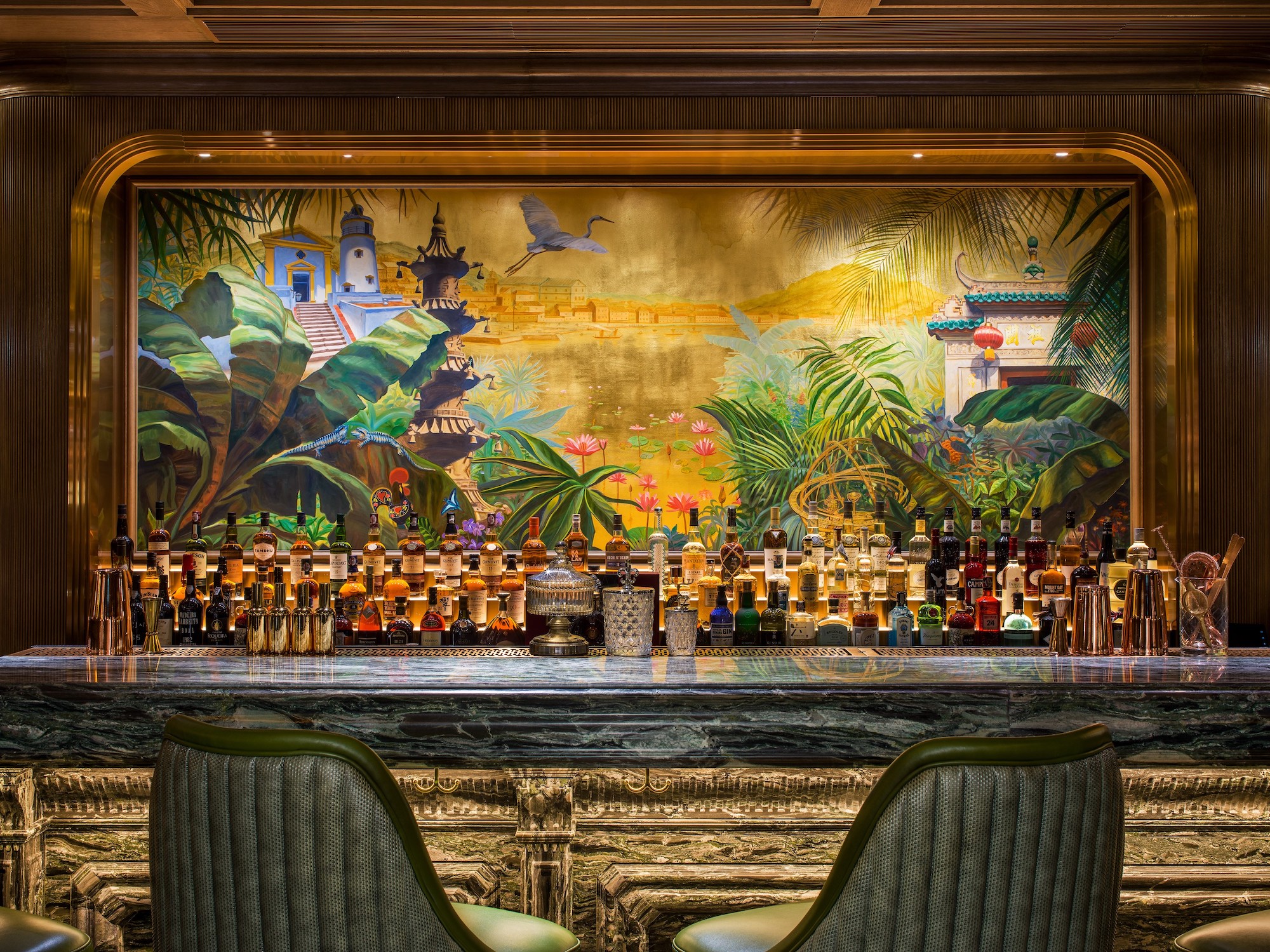 The St. Regis Bar_art mural_New Year's Eve_festive season_The St Regis Macao