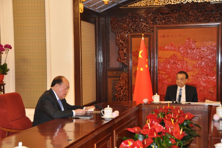 Macao Chief Executive Ho Iat Seng meets with Premier Li Keqiang