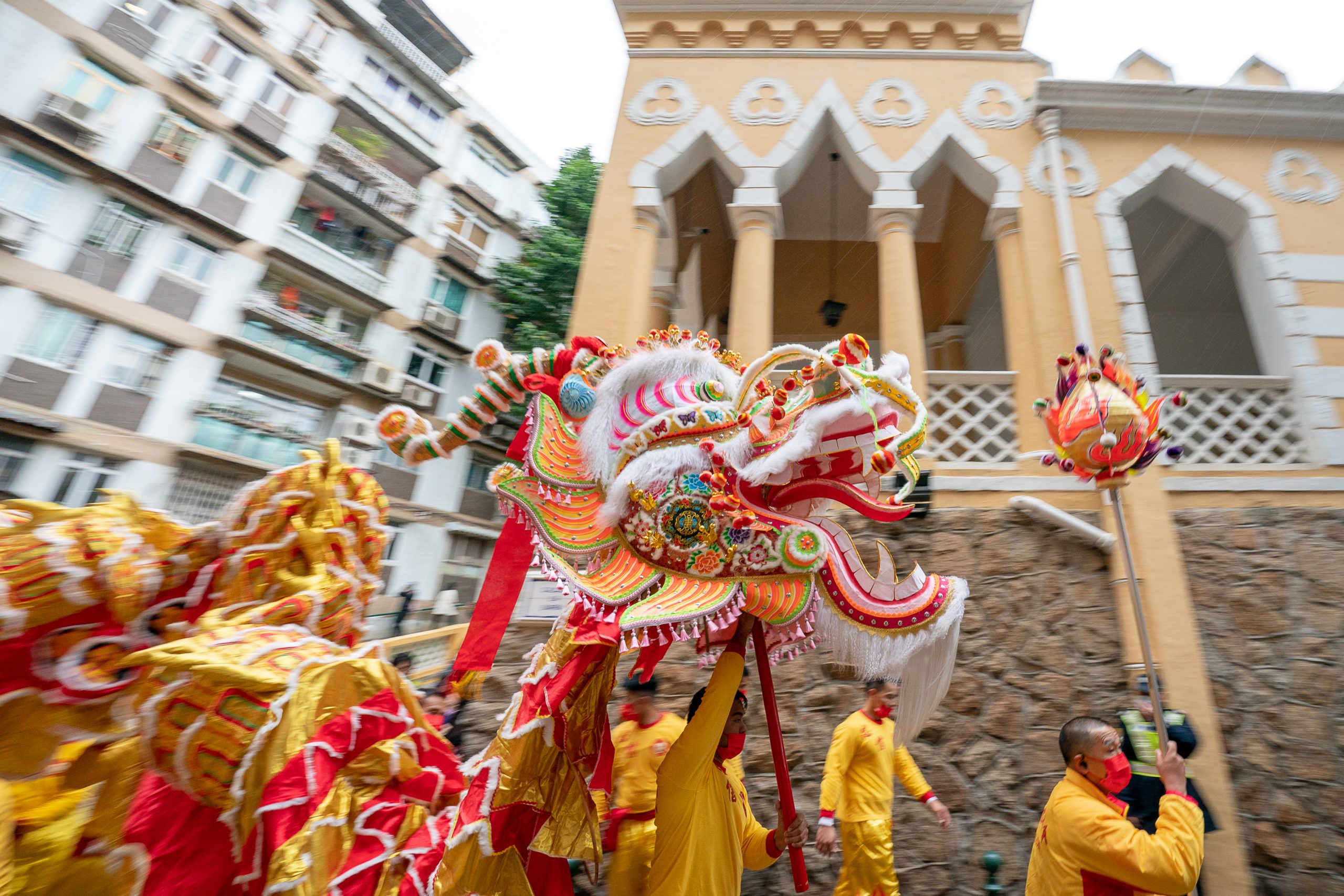 7 Chinese New Year Traditions dragon dance