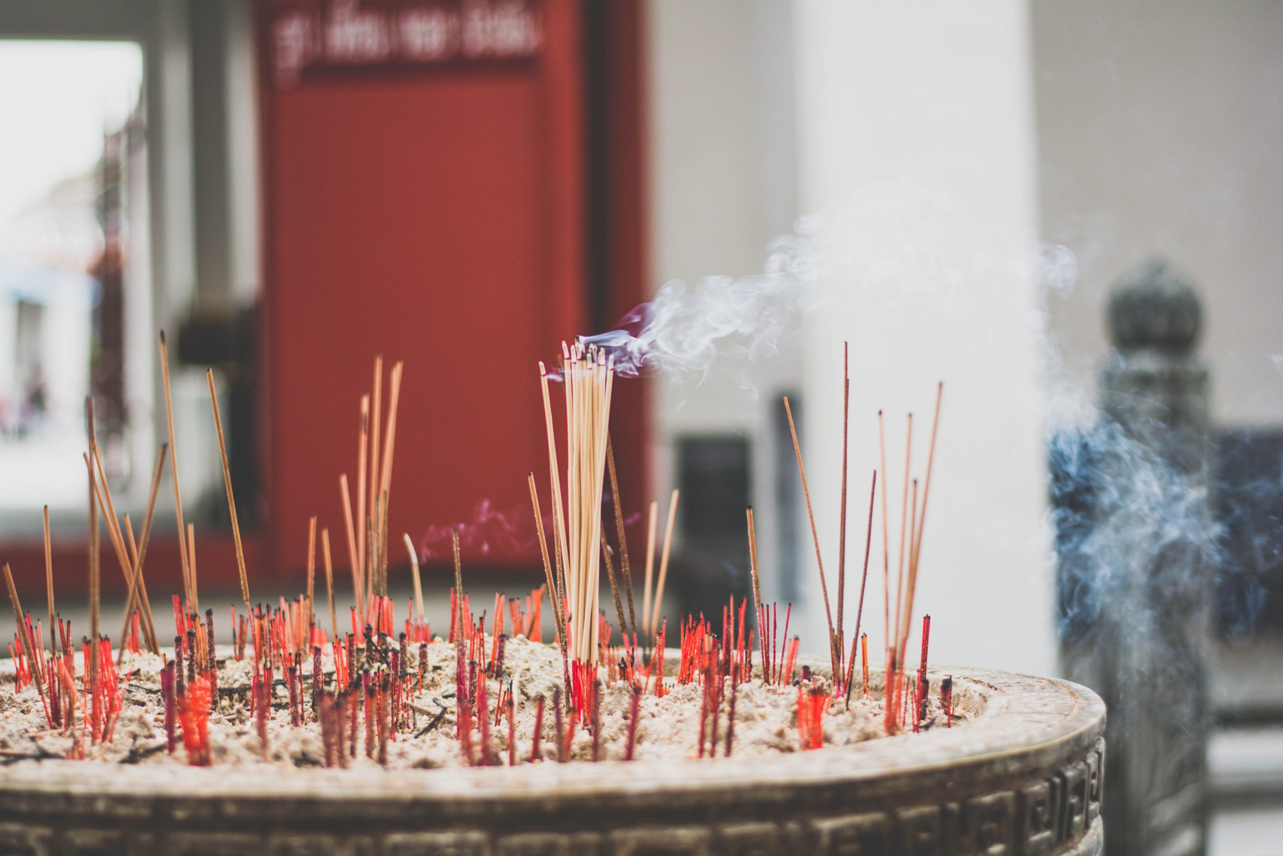 7 Chinese New Year Traditions_incence burner_Photo by jly un_Macao News