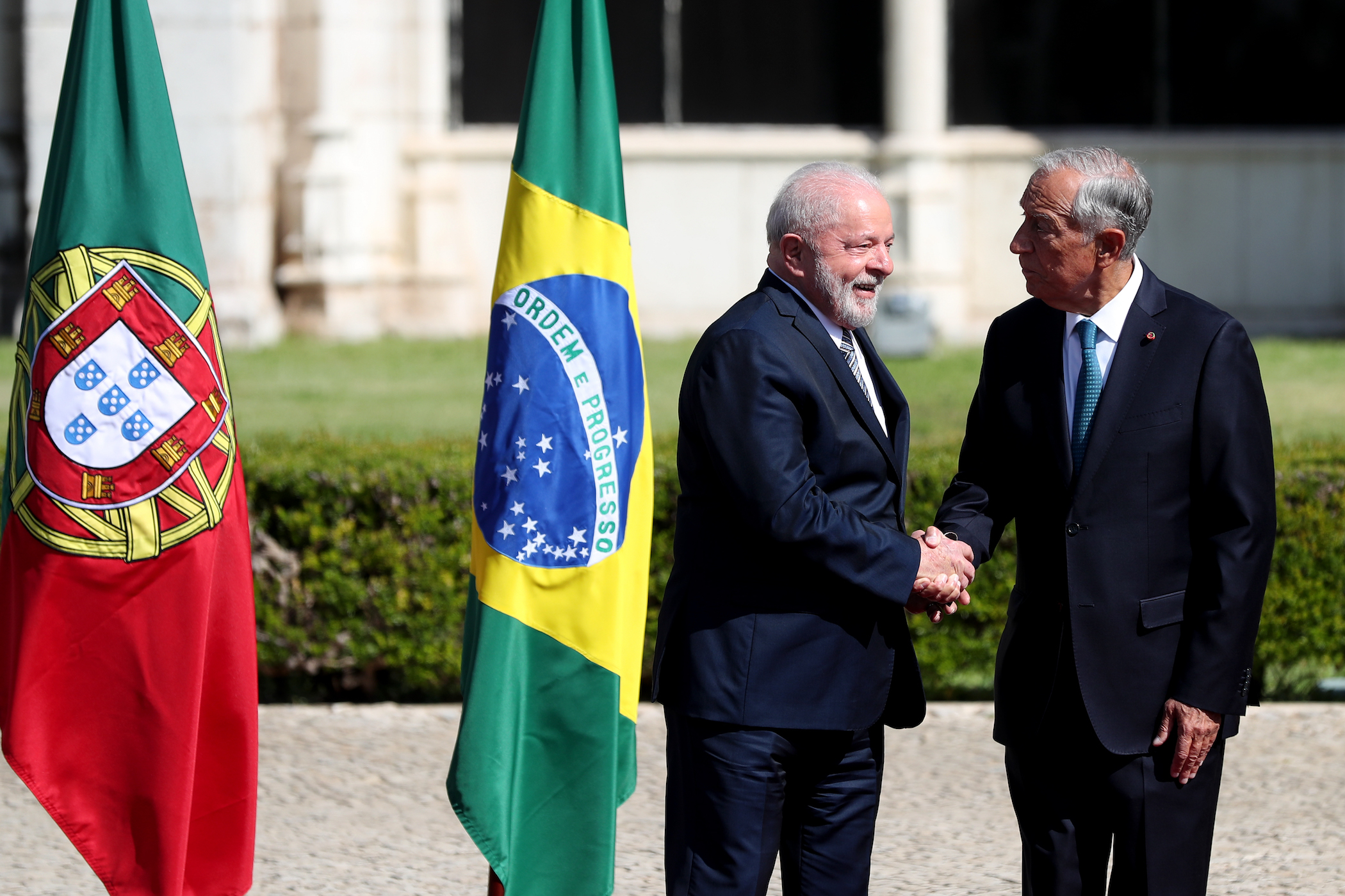 Lula holds talks in Lisbon, on a mission to reset ties with Brazil’s main partners