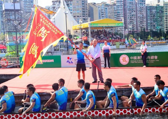 Nanhai rowers clinch double honours at the Dragon Boat Races