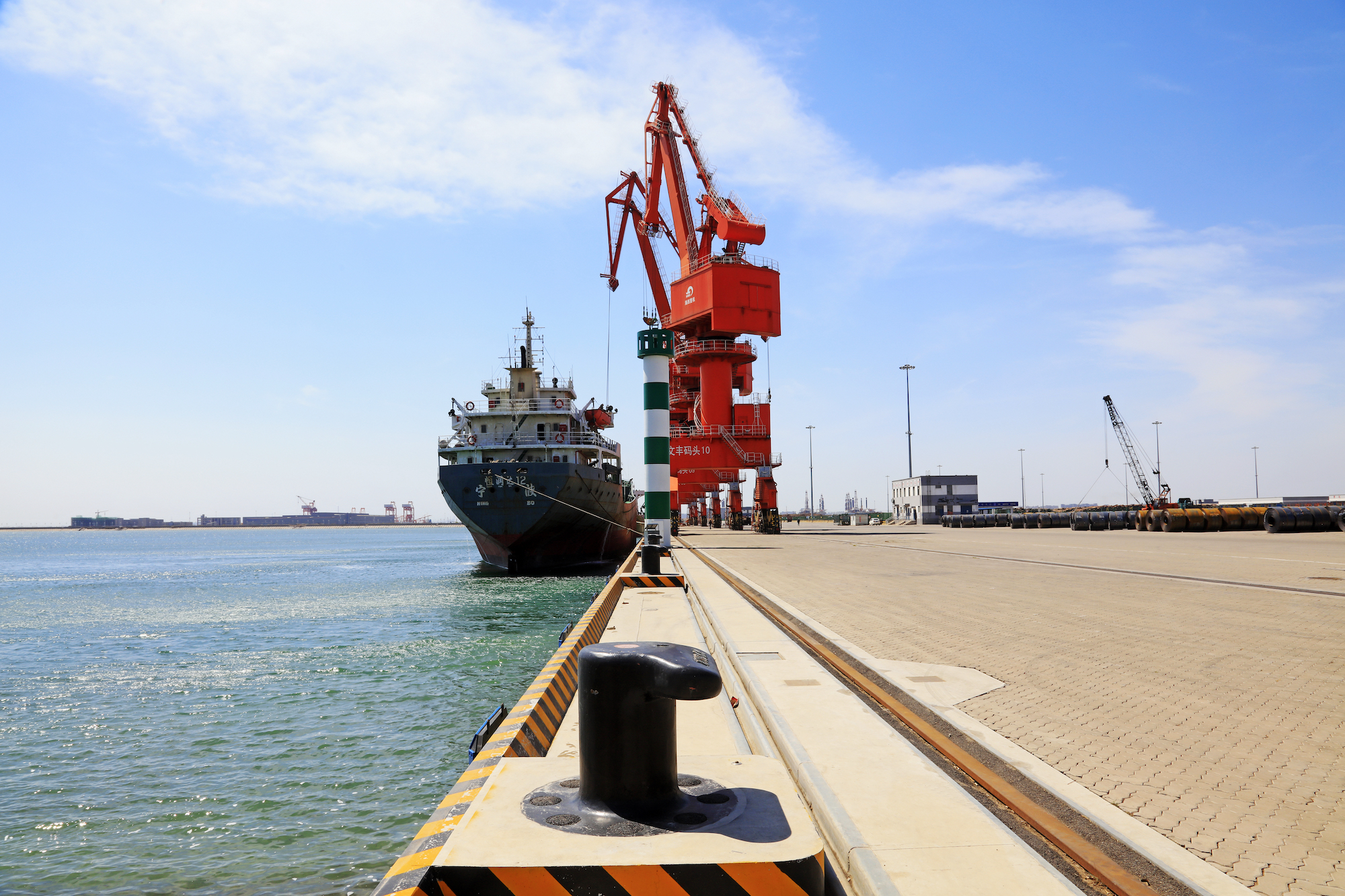 The Hebei Port Group and Brazilian iron ore producer Vale plan to boost collaboration