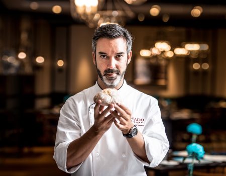 Chef Henrique Sá Pessoa welcomes aficionados of Portuguese cuisine to the new Chiado