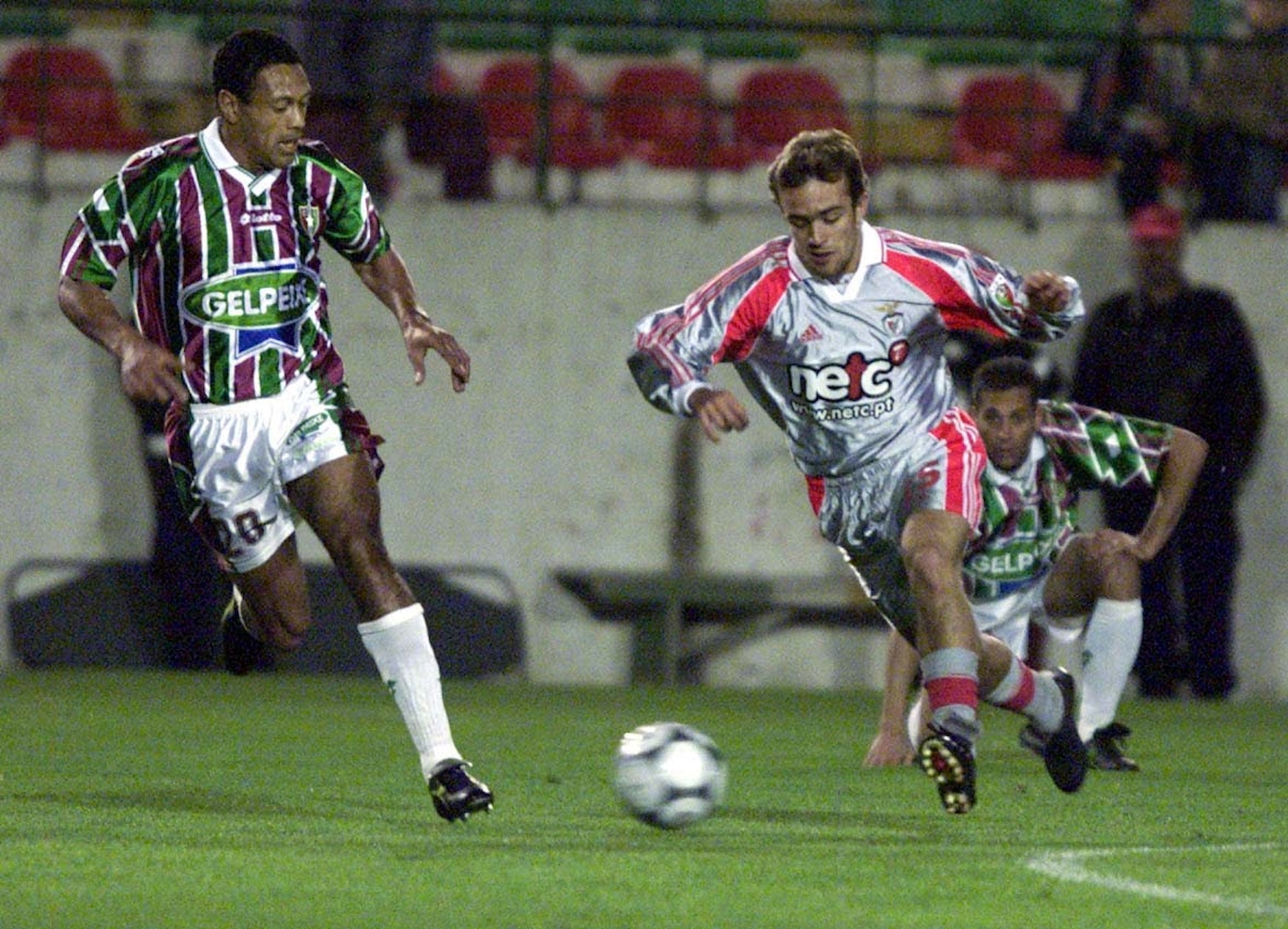 Lázaro Oliveira featured in a game when Estrela da Amadora faced Benfica in 2001