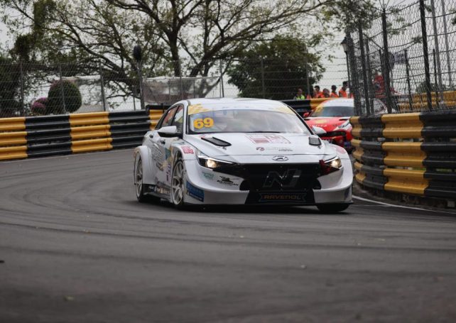 Max Hart wins the second race of the Macau Touring Car Cup