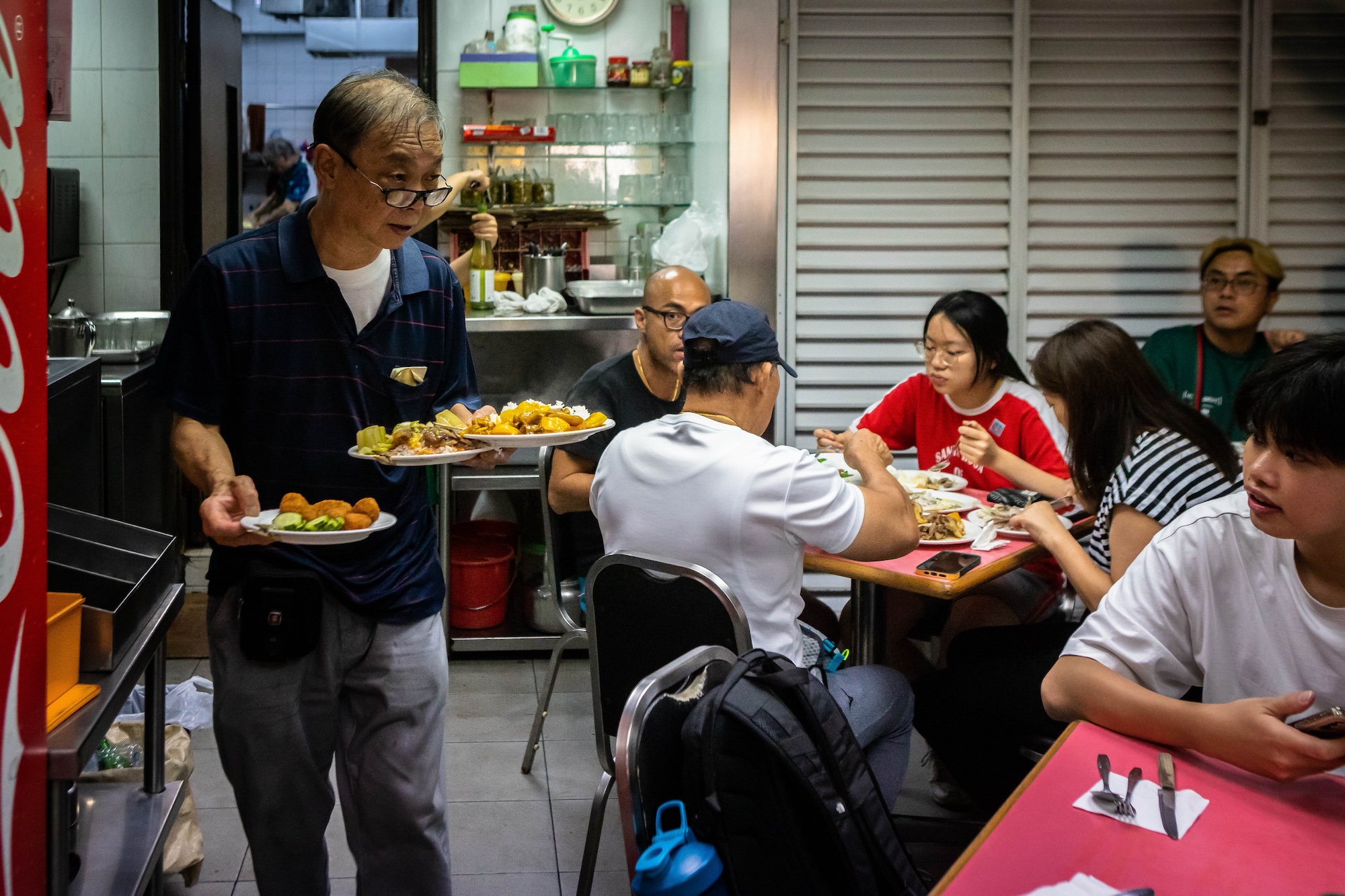His retirement just hours away, Lam Kok Lon waits tables one more time