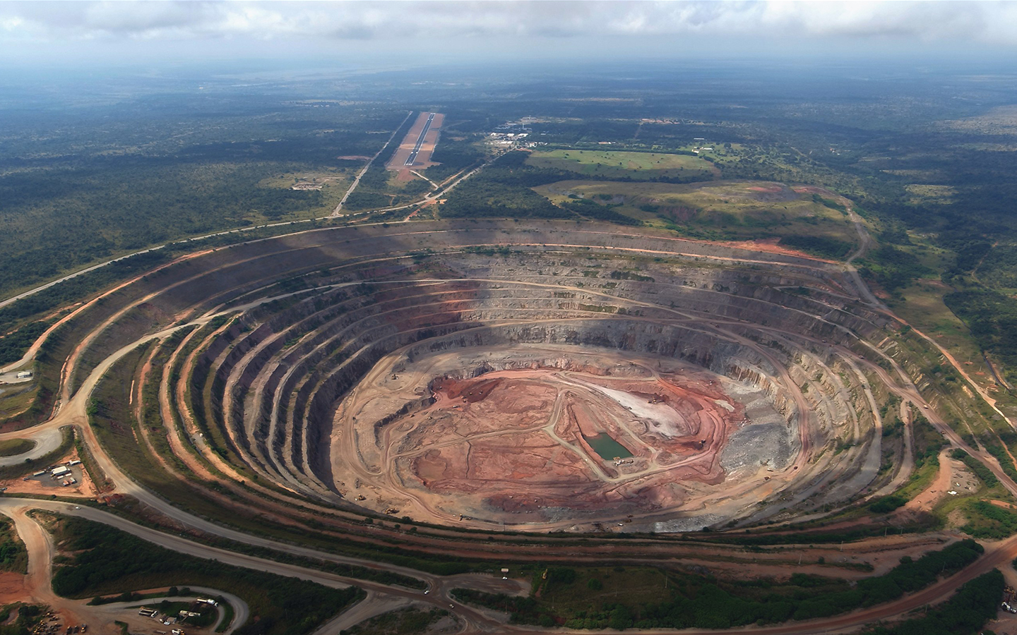 Angola inaugurates a massive new diamond mine