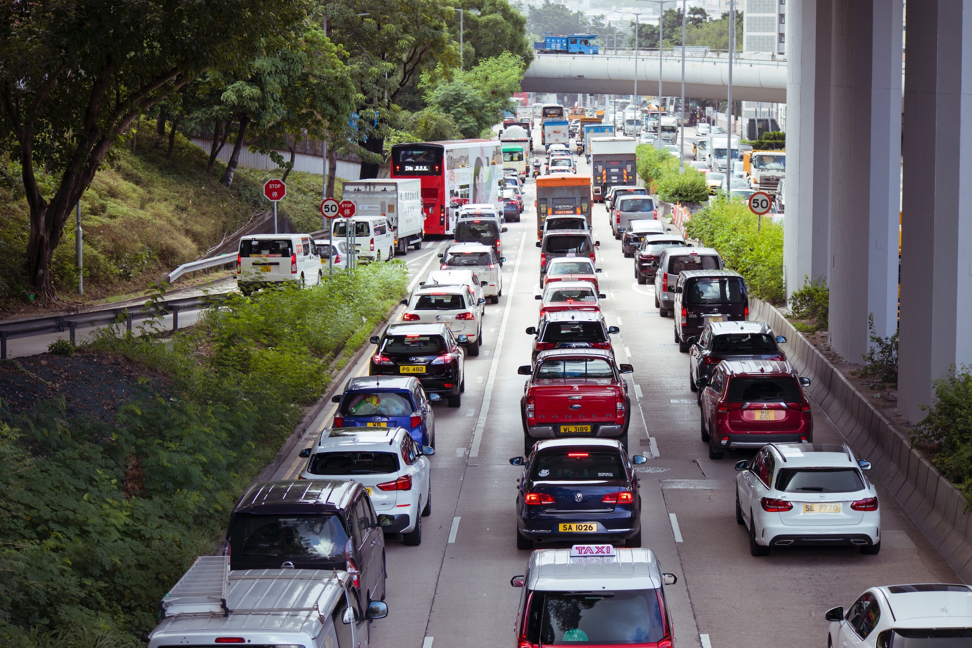 Should Macao-registered cars be allowed to drive into urban Hong Kong?