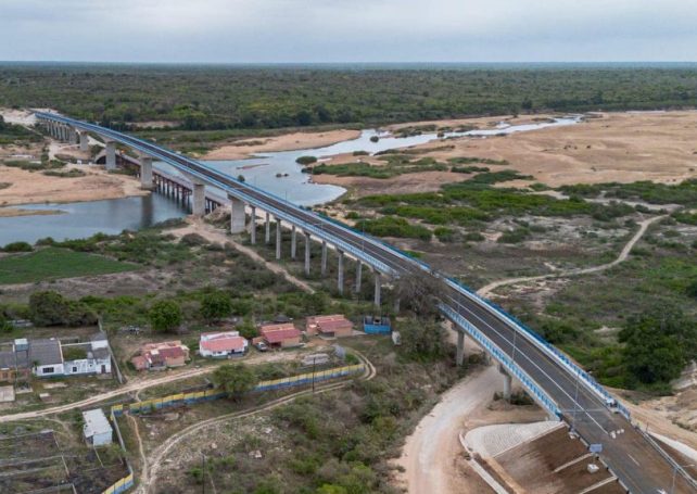 Mozambique inaugurates a new Chinese-built bridge