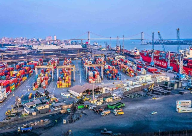 Mozambique signs a new expansion deal for its largest port