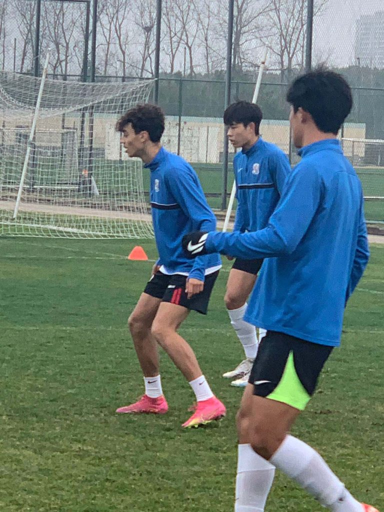 Macao footballer David Simões shares his experience with Shanghai Shenhua Football Club