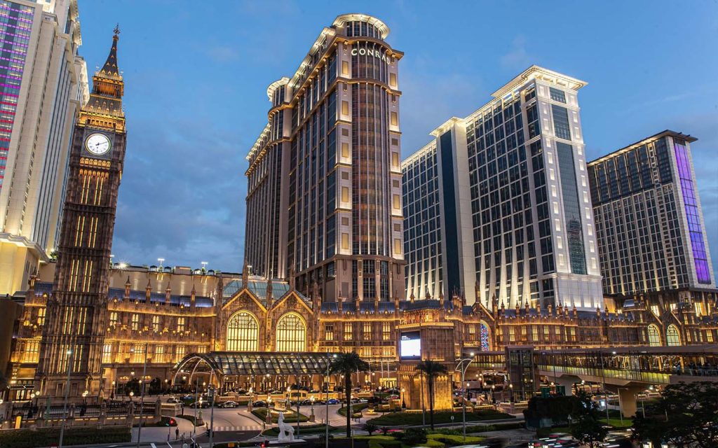 How to eat, drink and entertain yourself for free at Macao’s casinos - The Londoner Macao