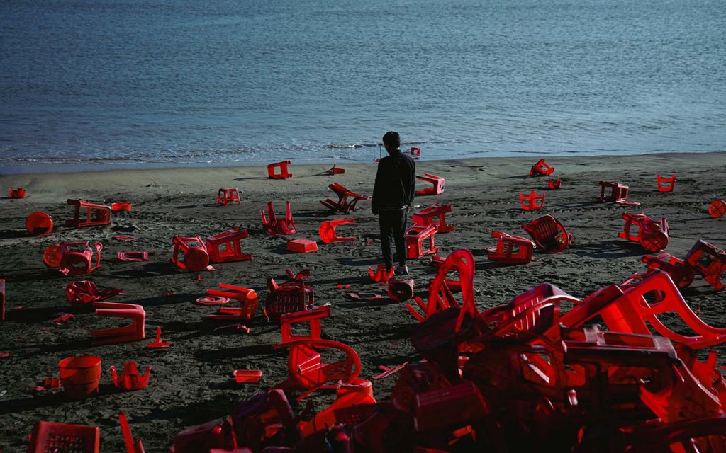 Ao Ieong picked red chairs as red is a common colour that people memorise easily