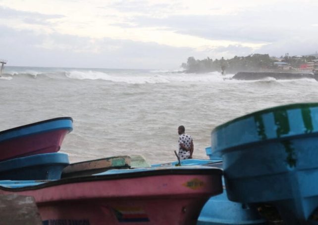 Scores die after boat capsizes in Mozambique