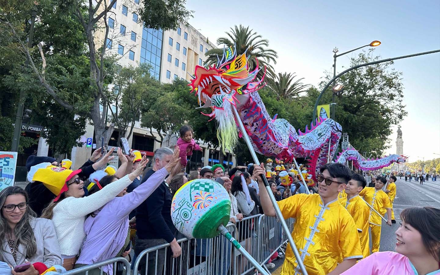 Dragon dancers from Macao take part in Lisbon’s iconic parade