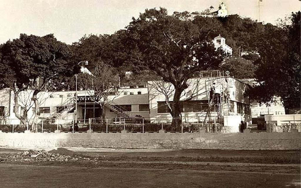 A view of the site before construction of the Hotel Estoril began in 1962