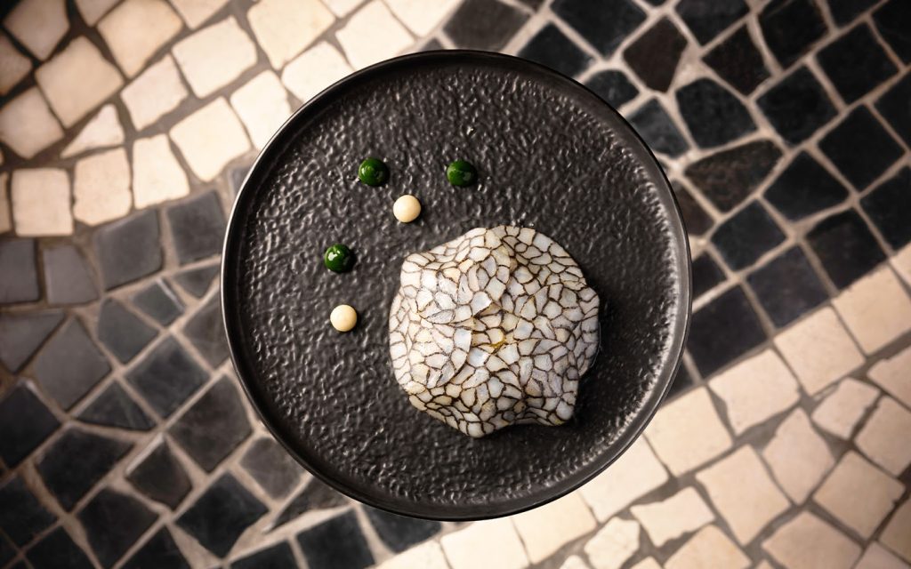 Sá Pessoa’s interpretation of the traditional Portuguese bacalhau à brás showcases his culinary creativity while honouring the iconic dish’s classic flavours