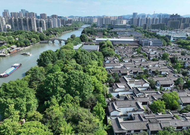 Extreme summer heat grips Eastern China, breaking records