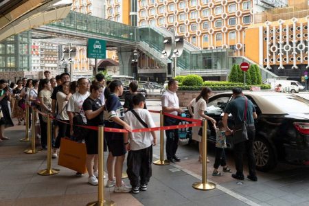 Macao lawmakers shut down ride-hailing debate amid taxi shortage