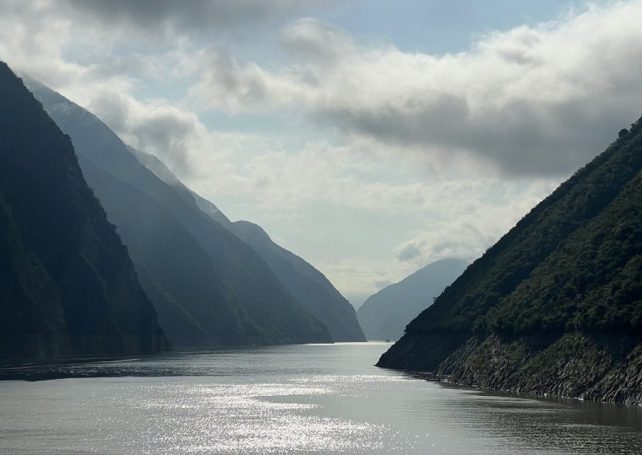 China’s longest river shows signs of ecological improvement