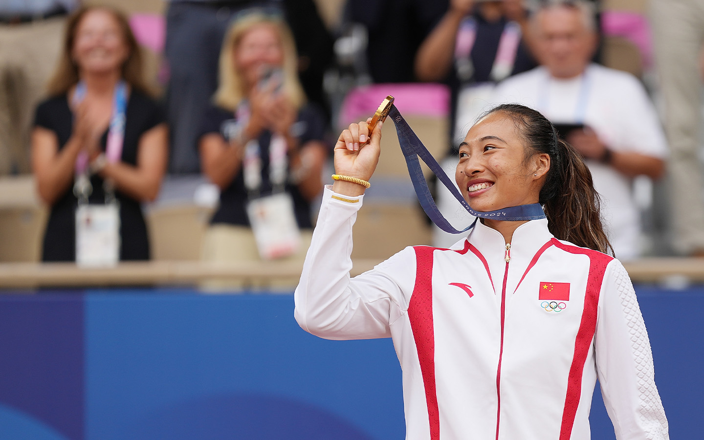 Who is Zheng Qinwen, China’s gold medalist in the women’s singles?