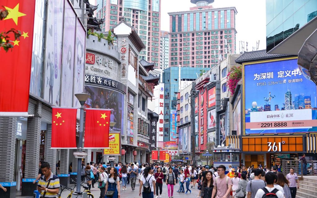 Itching to go shopping? Dongmen Pedestrian Street has got you covered with hundreds of retailers and restaurants