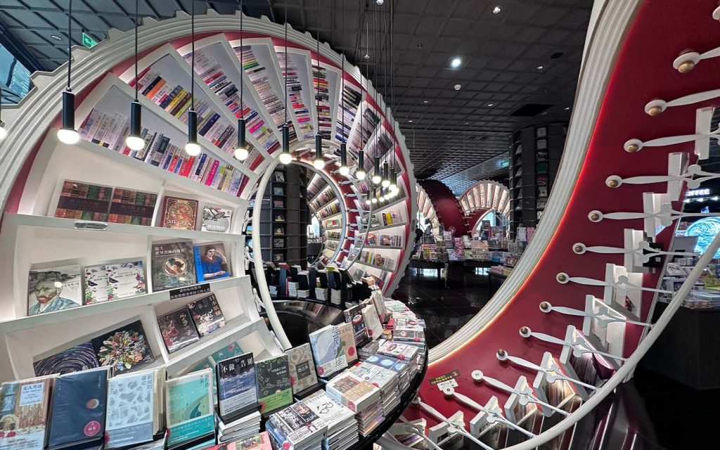 Shenzhen Zhongshuge has a dreamlike interior that sets it apart from all other bookstores in the city