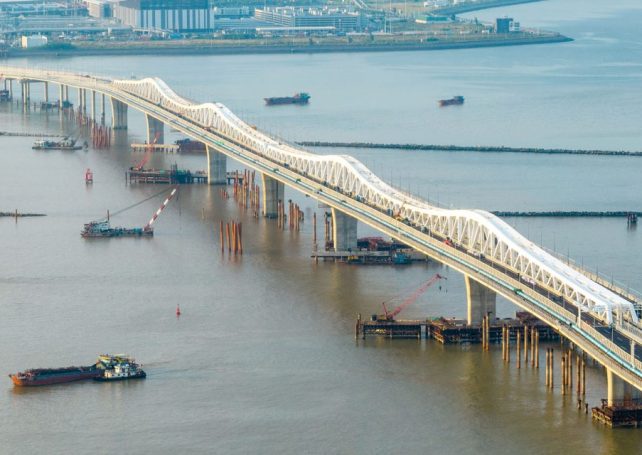 Officials add 7,000 extra slots to the Macau Bridge walk 