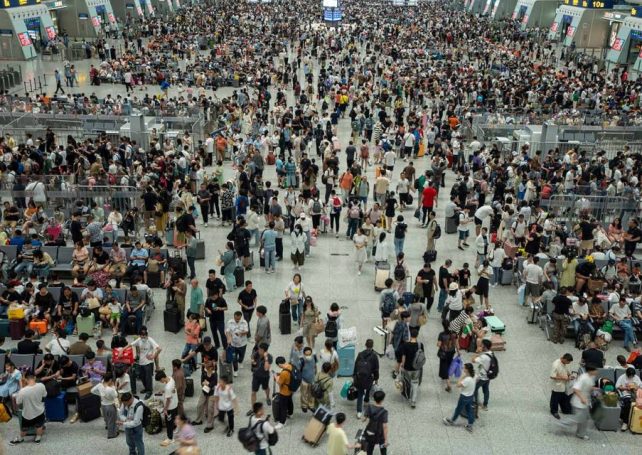 Domestic travellers across China are spending less, in spite of stimulus