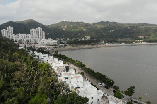 Hác Sá Beach is closed due to high E. coli levels