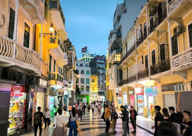 Lean times continue for Macao’s retailers and restaurants