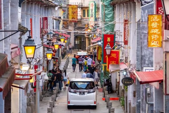 Rua da Felicidade is now partly open to vehicular traffic again