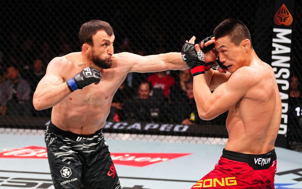 Muslim Salikhov stunned the crowd with a first-round spinning wheel kick KO over Song Kenan