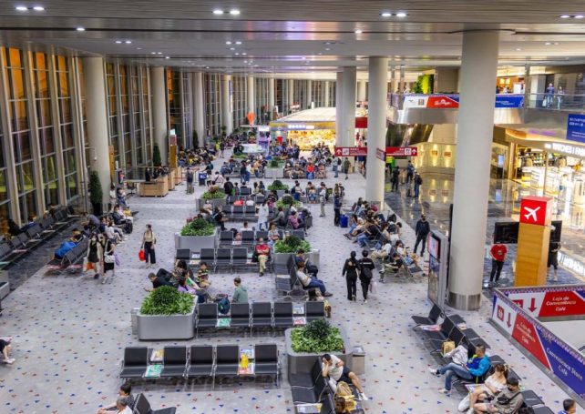 Airport passenger numbers rebound, but remain below pre-pandemic levels 