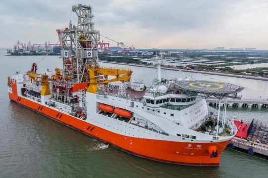 A deep-drilling ship, the first of its kind, has been launched in Guangzhou