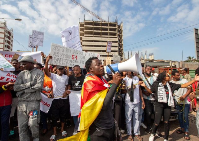 Protestors clash with security forces in Mozambican capital