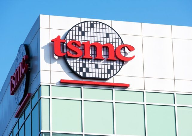 US orders TSMC to halt supply of advanced chips to China